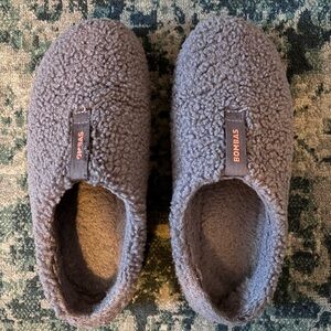 Bombas Women's Fuzzy lavender Slippers